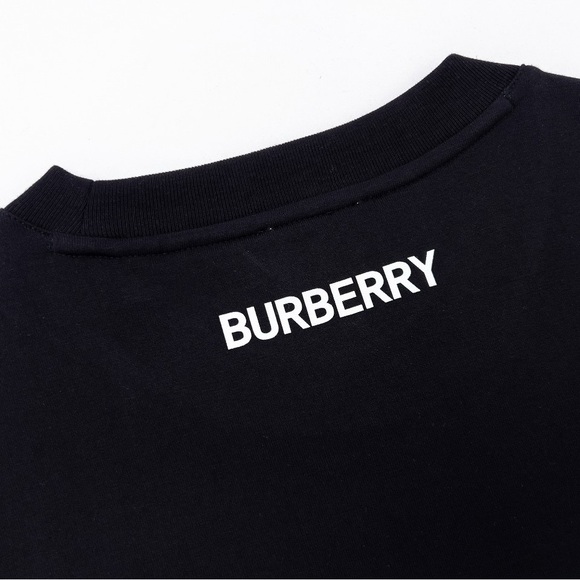 EUC Men’s Oversized Burberry 3D Logo Print Tee 100% Cotton In Black/White/Red - Picture 5 of 16
